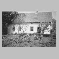 045-0008 Das Wohnhaus der Familie Hermann Hagenbach von der Gartenseite .jpg